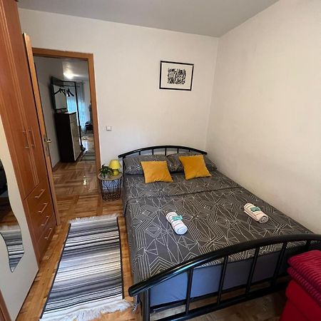 Apartman West - Private Parking Place ザグレブ エクステリア 写真