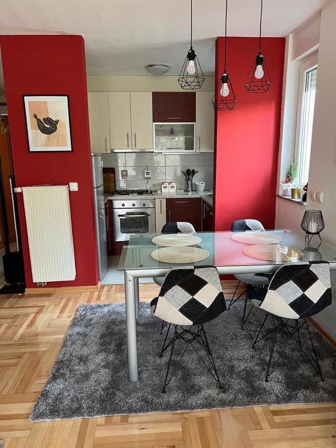 Apartman West - Private Parking Place ザグレブ エクステリア 写真