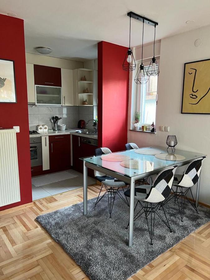 Apartman West - Private Parking Place ザグレブ エクステリア 写真