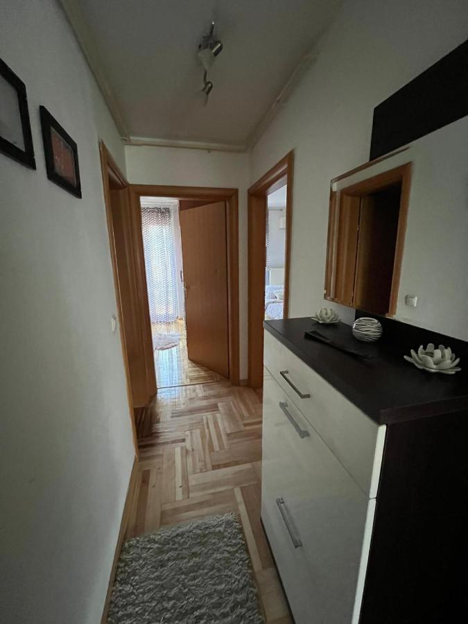 Apartman West - Private Parking Place ザグレブ エクステリア 写真