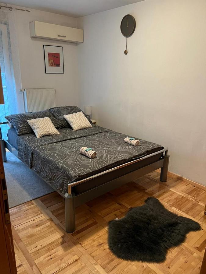 Apartman West - Private Parking Place ザグレブ エクステリア 写真