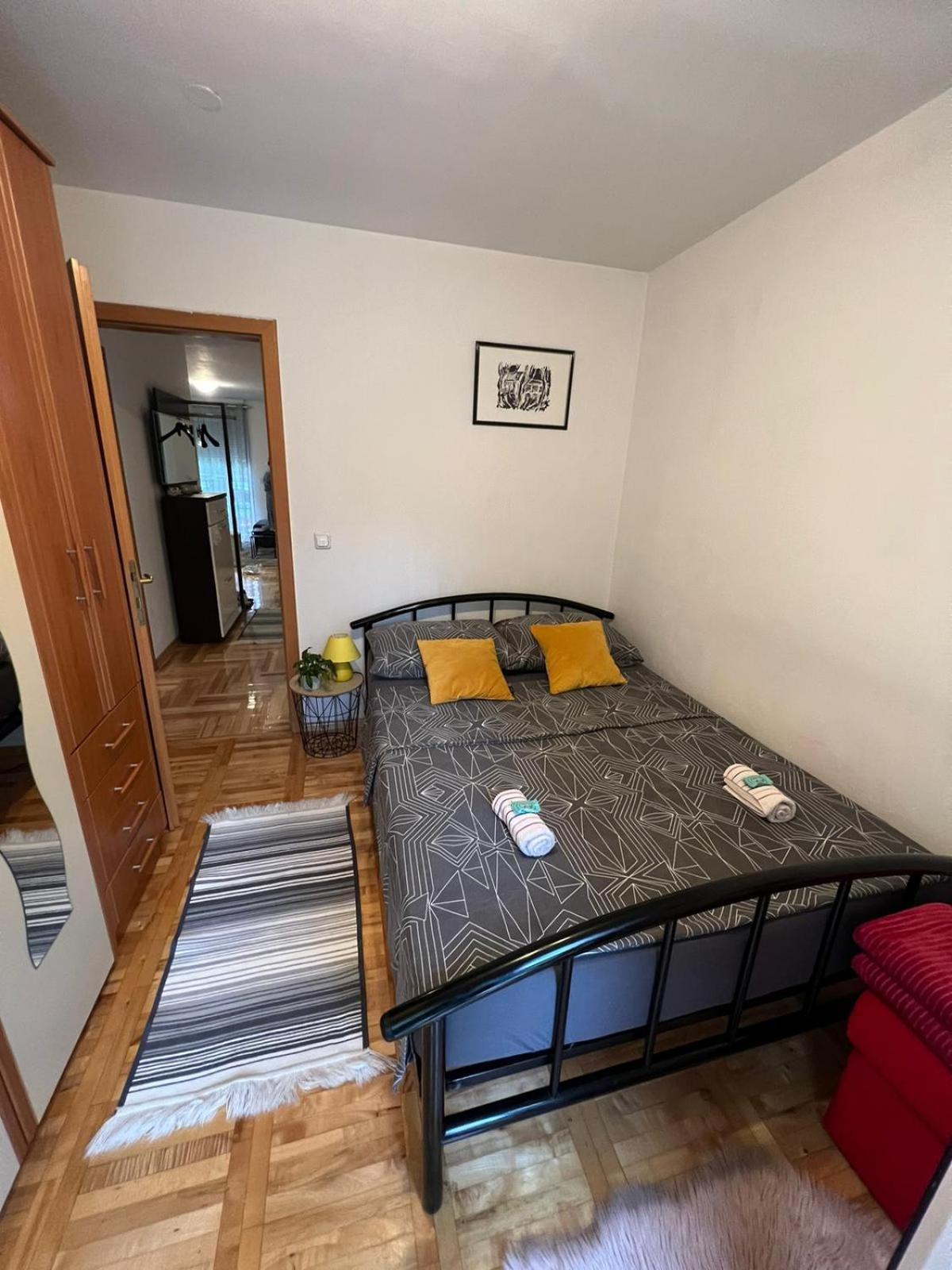 Apartman West - Private Parking Place ザグレブ エクステリア 写真